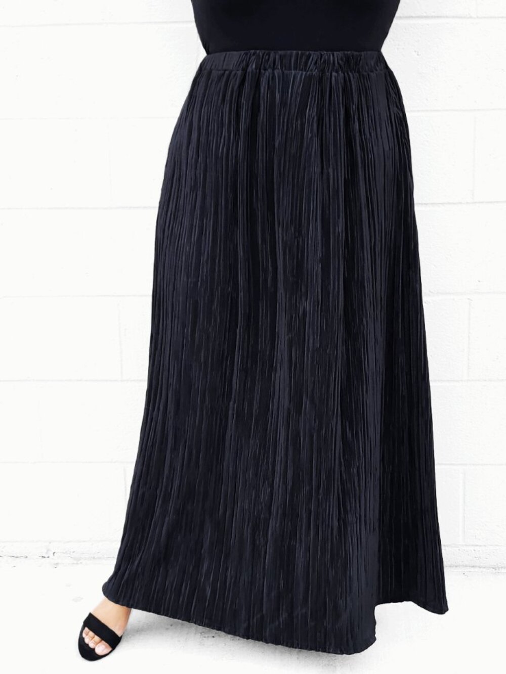 Black Plus Size Plisse Maxi Skirt 2X